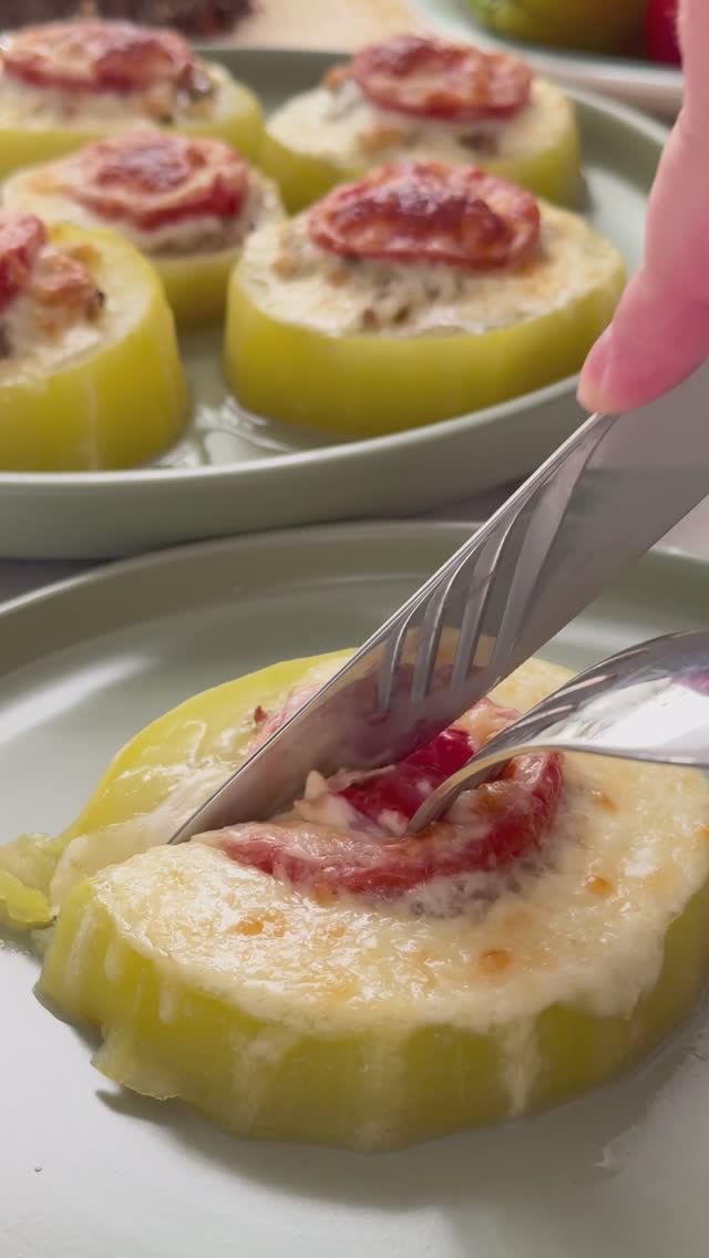 Фаршированные кабачки. Пальчики оближешь! Вкусно, просто и бюджетно! Кабачки не пропадут! смотреть онлайн