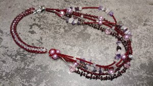 Ожерелье из граната  аметиста.