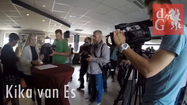 Achilles '29 trekt 35-voudig international Kika van Es aan смотреть онлайн