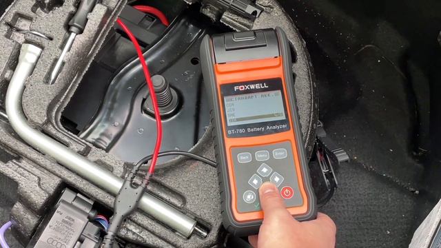 Battery Tester: Foxwell BT780 testing смотреть онлайн