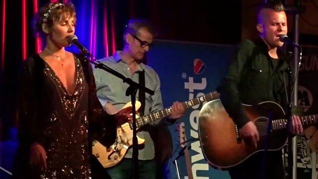 Clare Bowen @ Tin Pan South смотреть онлайн