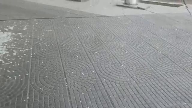 Vidrio reventado por la zona de Gobernador Benegas- Godoy Cruz смотреть онлайн