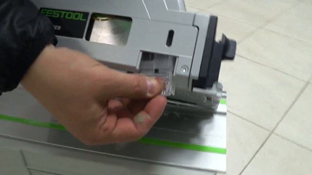 Погружная пила Фестул с двумя аккумуляторами смотреть онлайн