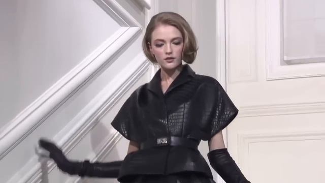 Vlada Roslyakova｜RUNWAY COLLECTION
