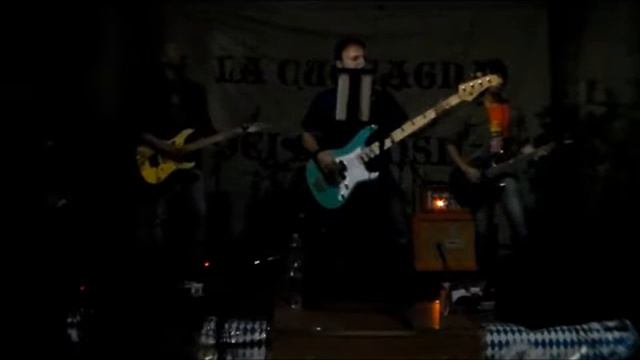 Alessandro Bernardi & Full Monkeys-Con il nastro rosa (live in Cartigliano) смотреть онлайн