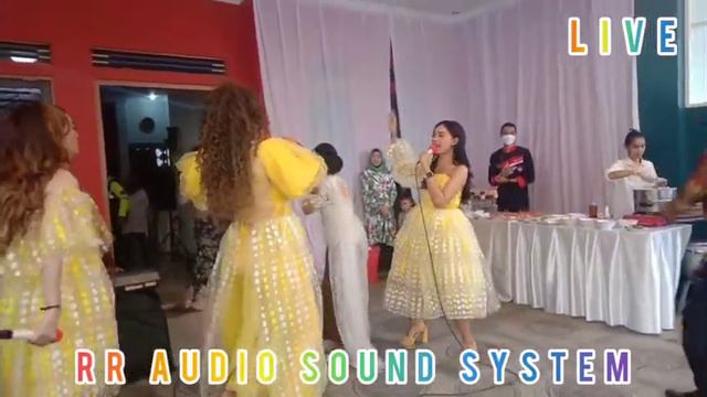 heboh aksi joget trio mambo di acara wedding lagu duda araban hobah....... смотреть онлайн