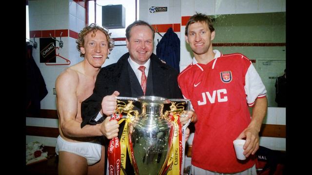 Robin van Persie pays tribute to Arsenal scouting legend Steve Rowley смотреть онлайн