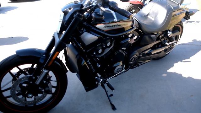 Harley vs. Harley! Differences Between 2011 & 2012 Night Rod + 0-95mph смотреть онлайн