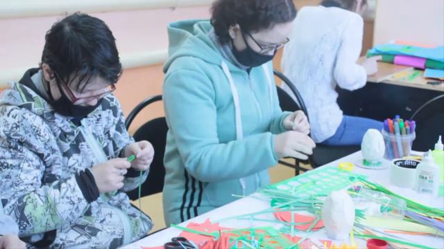 Сувенир «Пасхальный подарок». Техника квиллинг. смотреть онлайн