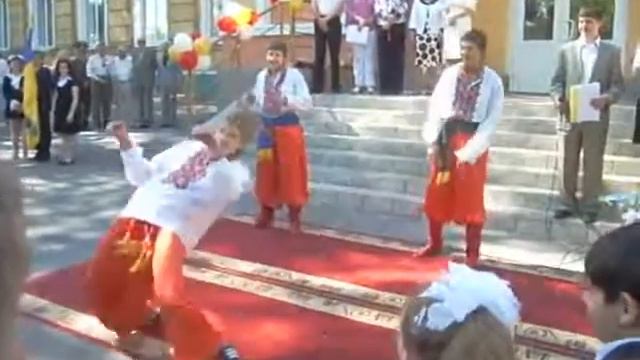 Казаки NEW выступление на последний звонок в 77 школе ... смотреть онлайн