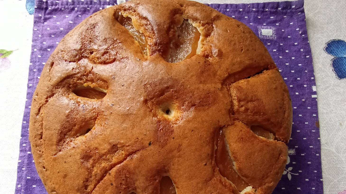 Пирог на сметане с персиком смотреть онлайн