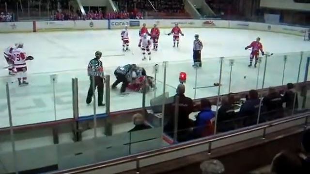 Hockeyfighters.cz Darcy Verot vs Jeremy Jablonski.wmv смотреть онлайн