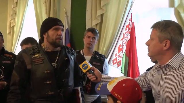 Путинский байкер «Хирург» перешел к угрозам смотреть онлайн