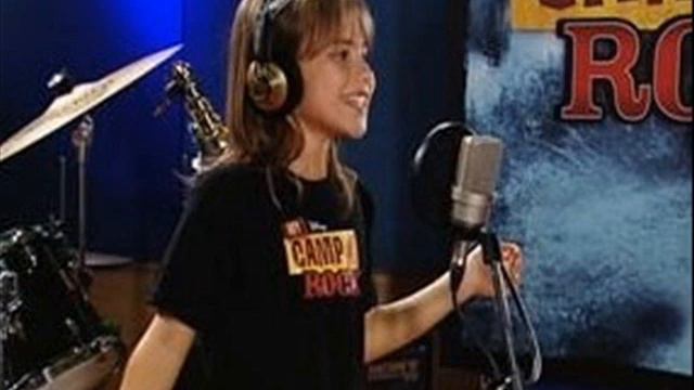 My Camp Rock : Lucia Gil смотреть онлайн