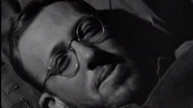 Linda from Story of G. I. (1945) смотреть онлайн