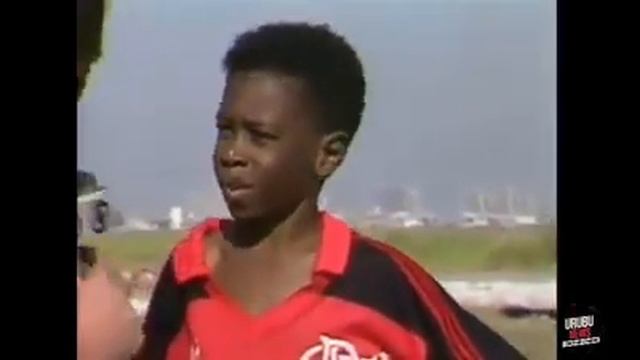 JUAN JOGADOR DO FLAMENGO QUANDO ERA PEQUENO! смотреть онлайн
