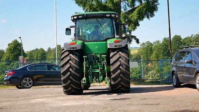 John Deere 8320R
