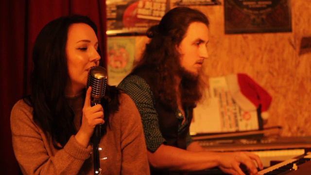 Laura Westra & Arnout Arkenbout - White Christmas (live cover) смотреть онлайн