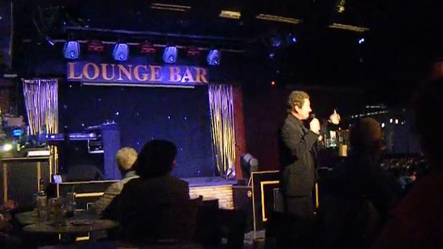 Martin Jarvis as Tom Jones - Lounge Bar - Aguas Neuvas, Torrevieja, Costa Blanca, Spain - APR 2009 смотреть онлайн
