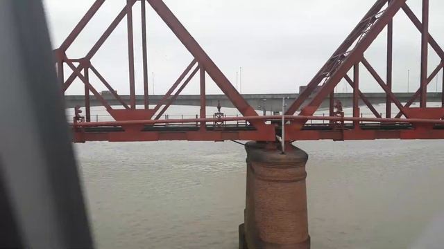 UPAKUL EXPRESS Passing "President Md. Zillur Rahman Railway Bridge". [Friday, June 15, 2018] смотреть онлайн