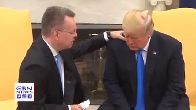Blessing Donald Trump with a prayer смотреть онлайн