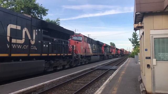 [Horn] - CN 121 at Saint-Lambert, Qc - 2019-06-24 смотреть онлайн