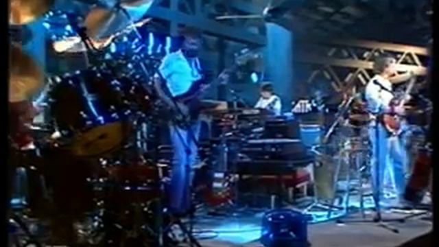 Mike Oldfield - Montreux 1981 - Platinum 1 and 2 смотреть онлайн