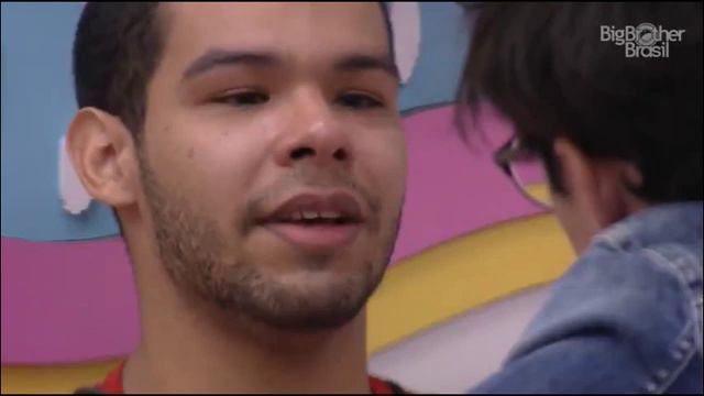ELI SE EXTRESSA DEPOIS DO VYNI LAMBER O PÉ DELE, E MAIS UMA VEZ ELE PASSA VERGONHA! смотреть онлайн