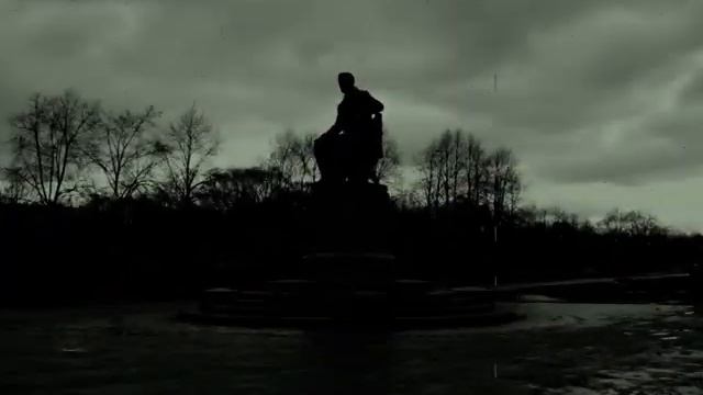 Слайдшоу Памятники Грибоедову в Москве и Петербурге смотреть онлайн