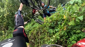 Механизированная Бригада прорываеться сквозь непроходимые Джунгли где то в Тверской Области.