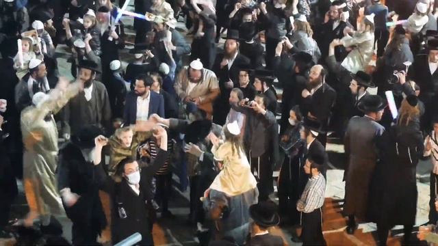ל"ג בעומר תש"פ - הדלקה המרכזית בתי אונגרין מאה שערים | 2 2020 Mea Shearim Lag Ba'omer Bonfire смотреть онлайн