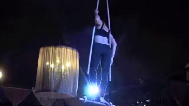 Nat Harris Entertainment presents Cassandra trapeze act. смотреть онлайн