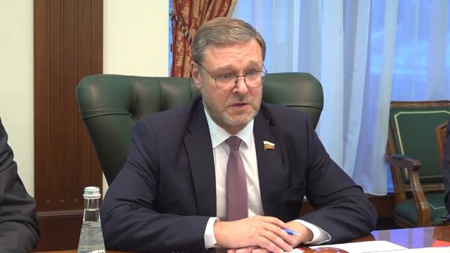 Зампредседателя Совфеда России Константином Косачевым встретился с Лашей Ашуба смотреть онлайн