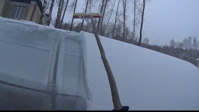 Уборка снега с теплицы. Чистка снега с теплицы смотреть онлайн