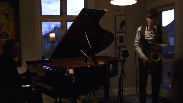Carsten Dahl & Jakob Dinesen live: Softly as in a Morning sunrise смотреть онлайн