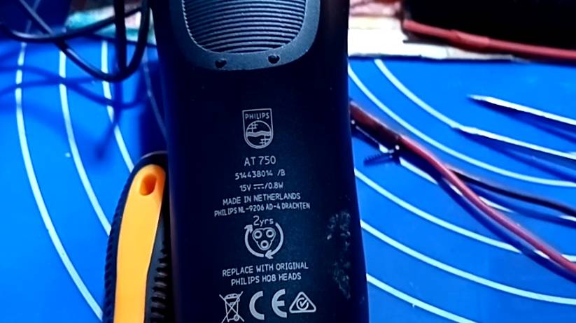 Ремонт электробритвы "Philips AT-750" смотреть онлайн