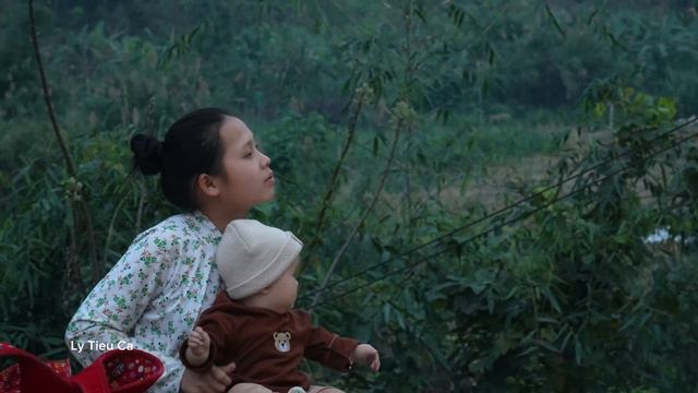 Daily Life of a 17 Year Old Single Mother - Harvesting Cabbage & Making Potholes смотреть онлайн