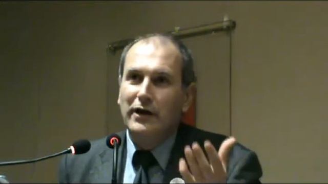 Paolo Ferrero (c'è la crisi per i bassi salari e la cattiva distribuzione del reddito ...)1° parte смотреть онлайн