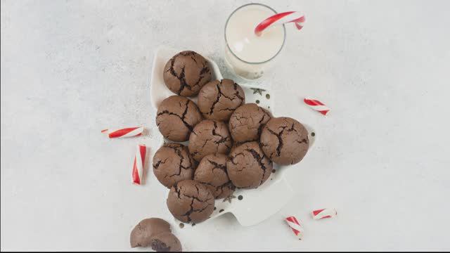 Шоколадное печенье без глютена и лактозы | С трещинками | ВАММОЖНО