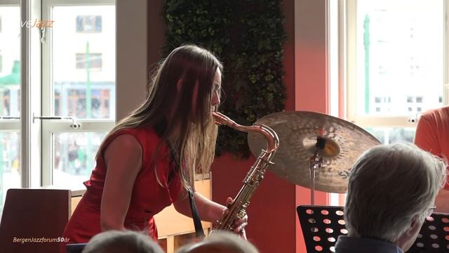 HELEN ERIKSEN SESSION