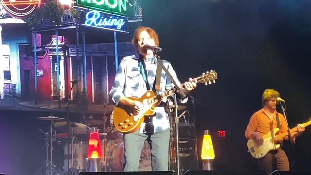 Down on the Corner — John Fogerty смотреть онлайн