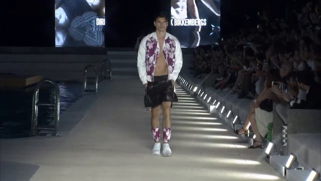 Dirk Bikkembergs - SS17 Fashion Show смотреть онлайн