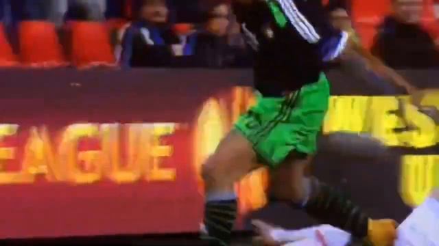 Colin Kazim Richards смотреть онлайн