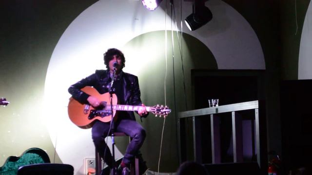 Ermal Meta - Una Strada Infinita (live @Combo, Firenze, 18 Dicembre 2016) смотреть онлайн
