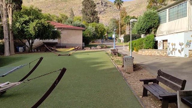 a great kibbutz to stay overnight while upnorth in Israel смотреть онлайн