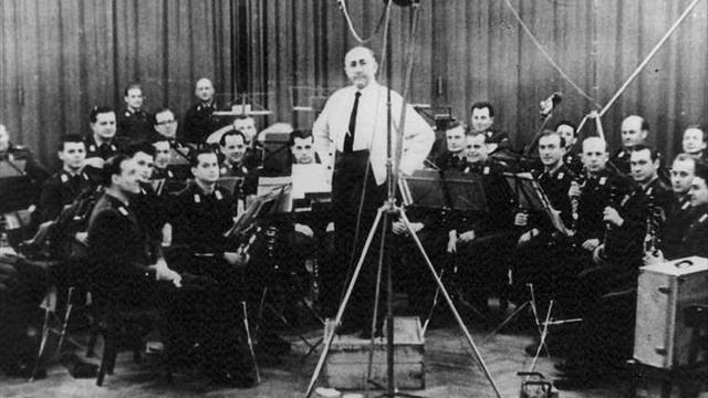Zum Städtle hinaus - Meissner - Musikkorps des Wachbataillons - Major Friedrich Deisenroth смотреть онлайн