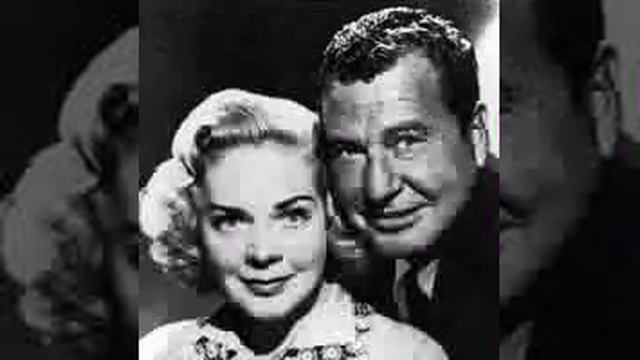 Phil Harris / Alice Faye radio show 5/8/49 Hot Merchandise смотреть онлайн