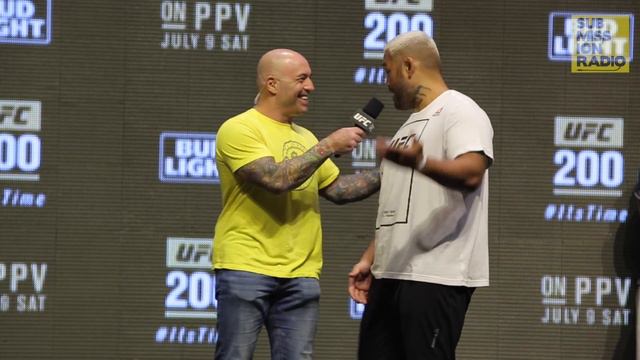 UFC 200 Weigh-In: Brock Lesnar And Mark Hunt Come Face To Face