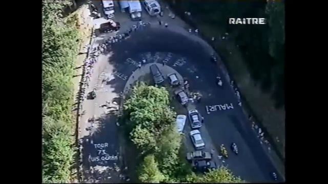 Tour de France 98, De Zan: "Eccolo là si è tolto la bandana Pantani" смотреть онлайн