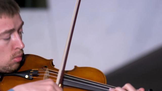 Daniel Tauber spielt Bach смотреть онлайн